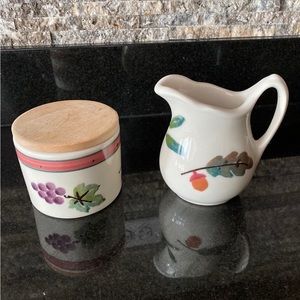 Hartstone woodland berries cream and sugar set